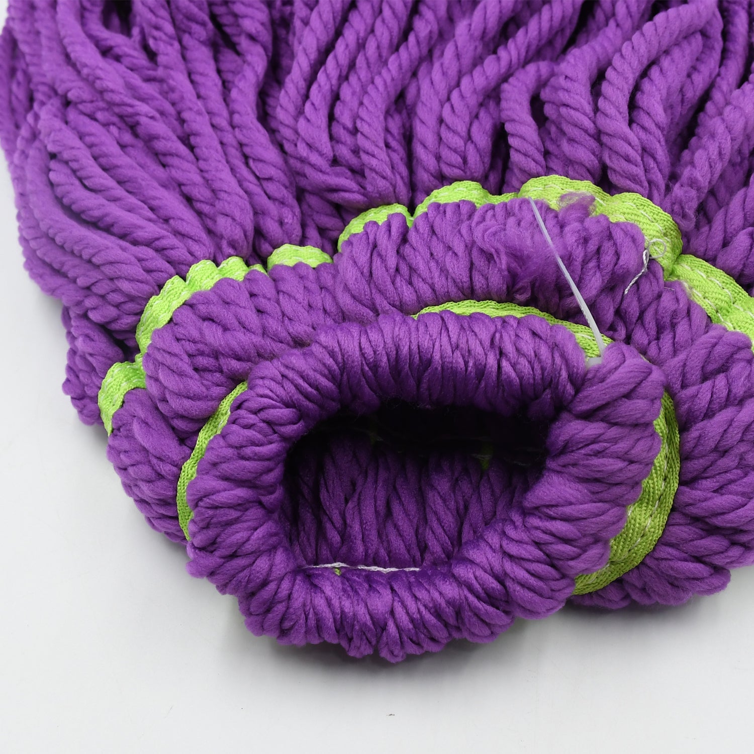 Microfiber mop head for effective and absorbent cleaning Microfiber mop head for effective and absorbent cleaning